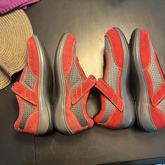 EUC Othofeet Chattanooga Mary Jane - Grey with Red suede 8B - Picture 7 of 9